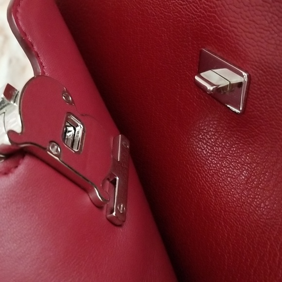 New Burberry Alice TB Leather Shoulder Bag - Picture 11 of 15